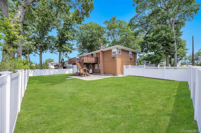 612 Vine Street, Babylon, NY 11702