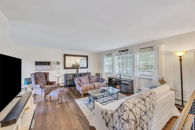 612 Vine Street, Babylon, NY 11702