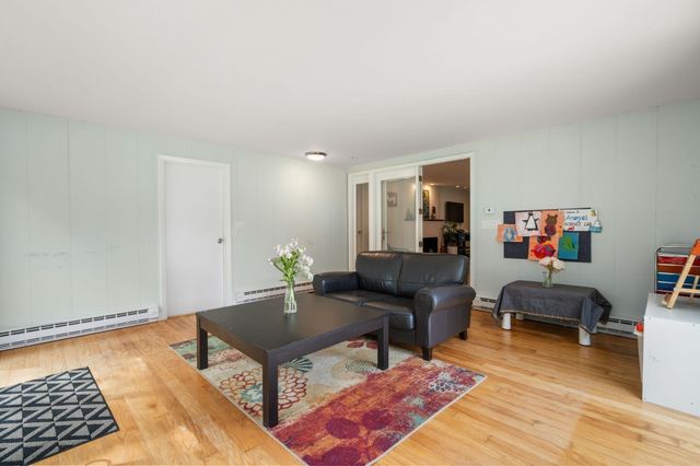 7 Lamphere Cir, Framingham, MA 01701