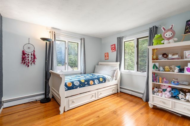 7 Lamphere Cir, Framingham, MA 01701