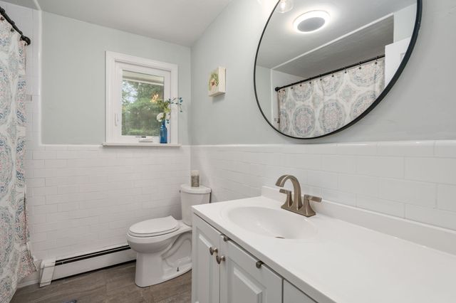 7 Lamphere Cir, Framingham, MA 01701
