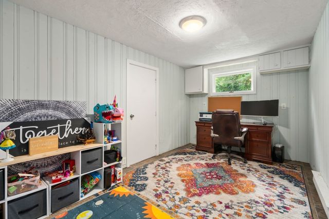 7 Lamphere Cir, Framingham, MA 01701
