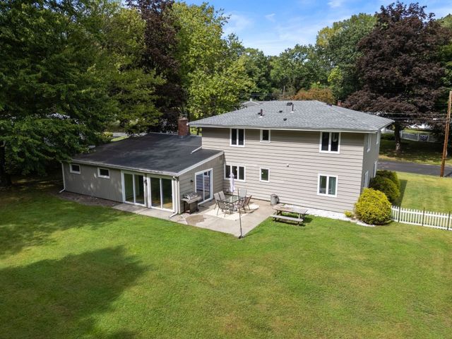 7 Lamphere Cir, Framingham, MA 01701