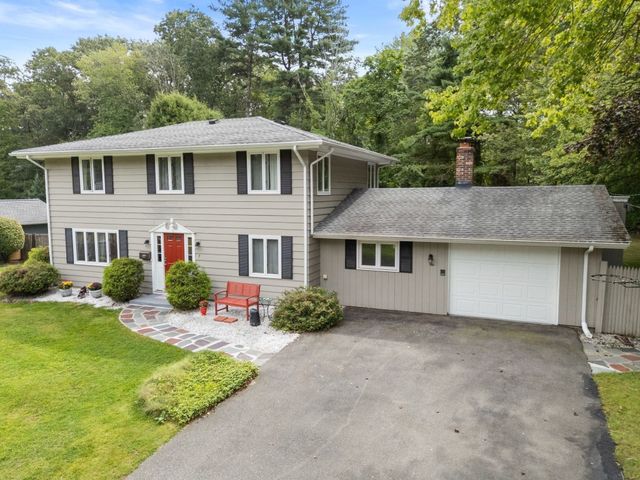 7 Lamphere Cir, Framingham, MA 01701