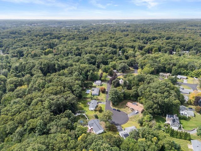 7 Lamphere Cir, Framingham, MA 01701