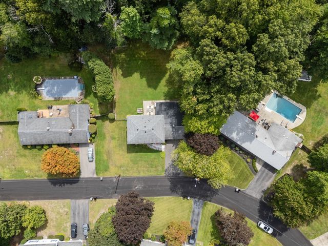 7 Lamphere Cir, Framingham, MA 01701