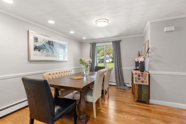 7 Lamphere Cir, Framingham, MA 01701