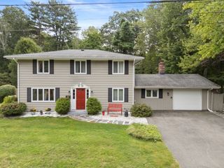 7 Lamphere Cir, Framingham, MA 01701