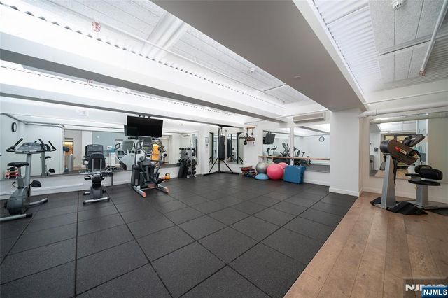 250 Gorge 17I, Cliffside Park, NJ 07010