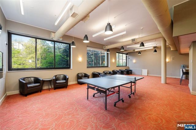 250 Gorge 17I, Cliffside Park, NJ 07010