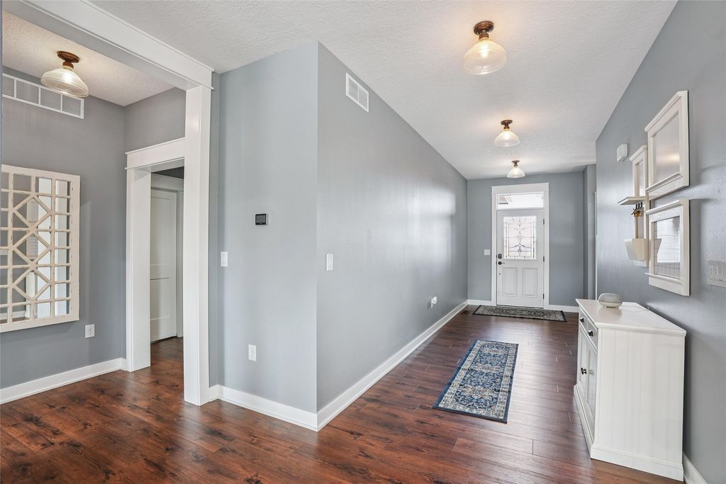 5606 Rose Avenue, Des Moines, IA 50321