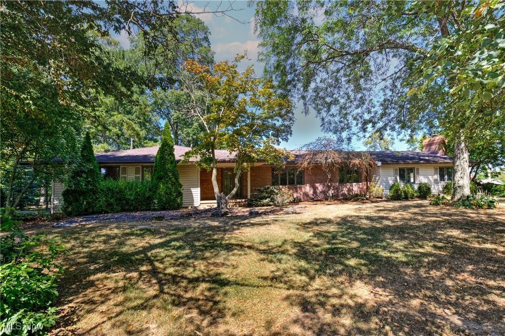 3770 Fairway Drive, Canfield, OH 44406