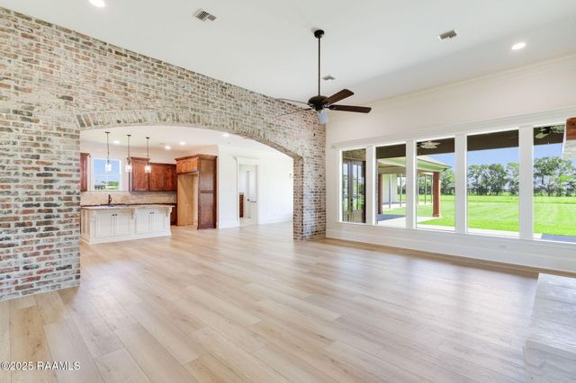 526 Lavergne Road, Rayne, LA 70578