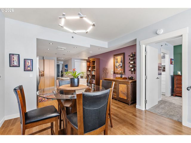 1310 Nw NAITO Pkwy 206, Portland, OR 97209