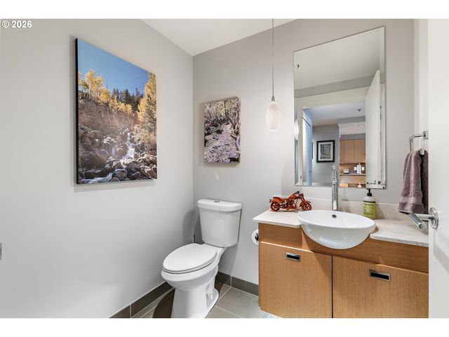 1310 Nw NAITO Pkwy 206, Portland, OR 97209