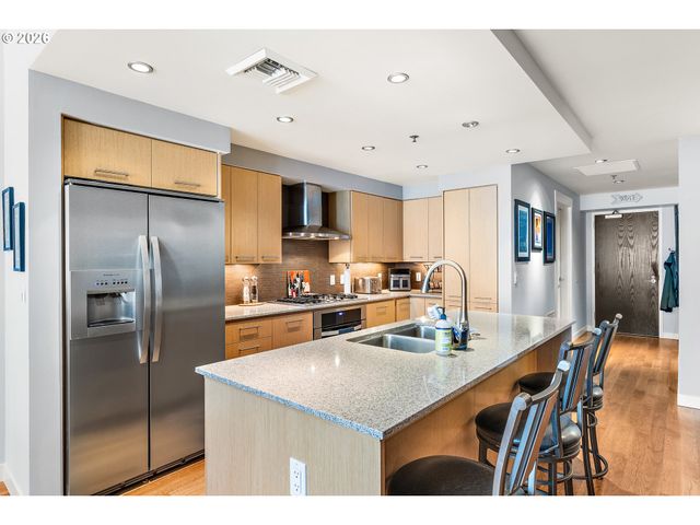 1310 Nw NAITO Pkwy 206, Portland, OR 97209
