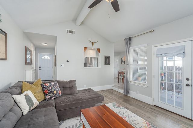 1610 Taron DR, Round Rock, TX 78681