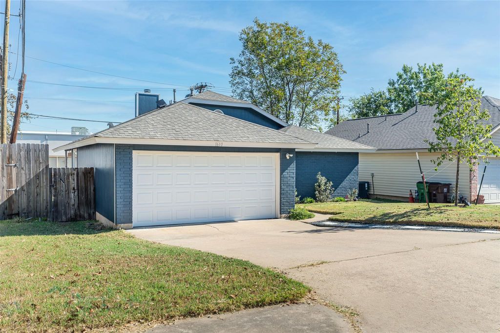 1610 Taron DR, Round Rock, TX 78681