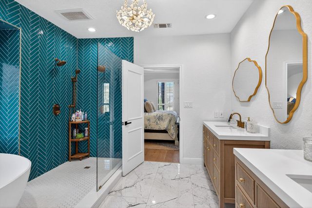 402 Horseshoe Bay North BLVD, Horseshoe Bay, TX 78657