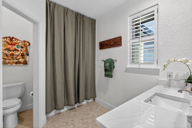 402 Horseshoe Bay North BLVD, Horseshoe Bay, TX 78657