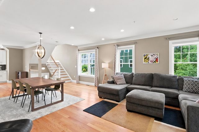 27 Clarks Hill Ln 27, Framingham, MA 01702
