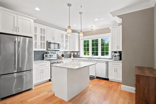 27 Clarks Hill Ln 27, Framingham, MA 01702