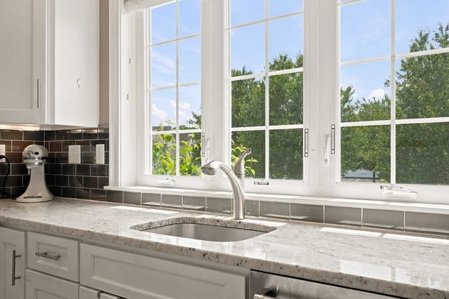 27 Clarks Hill Ln 27, Framingham, MA 01702