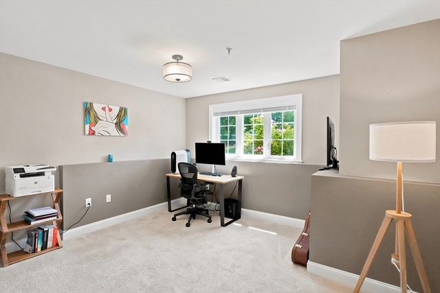 27 Clarks Hill Ln 27, Framingham, MA 01702