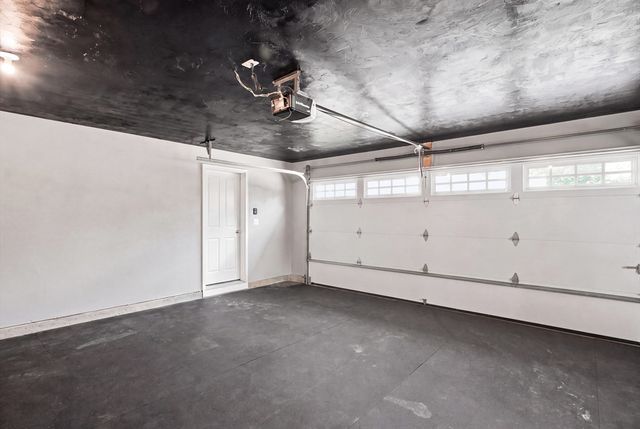 27 Clarks Hill Ln 27, Framingham, MA 01702