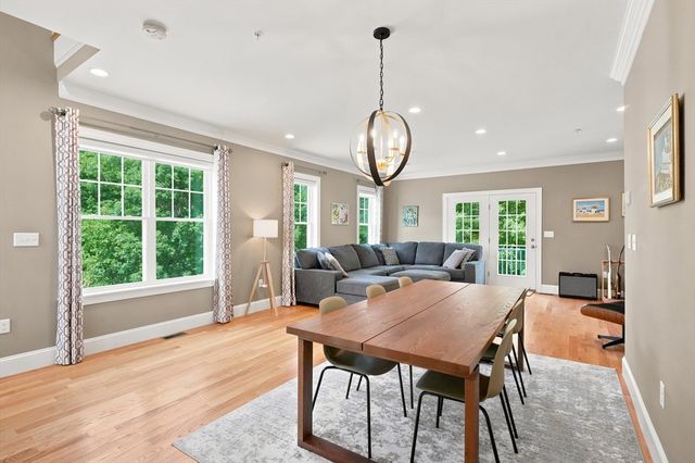 27 Clarks Hill Ln 27, Framingham, MA 01702