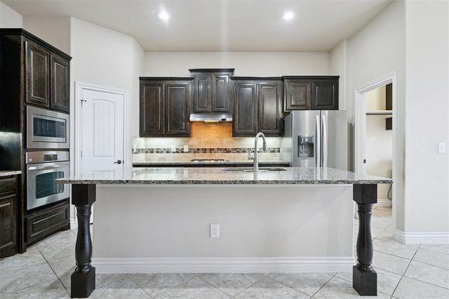 6013 NW 162nd Street, Edmond, OK 73013