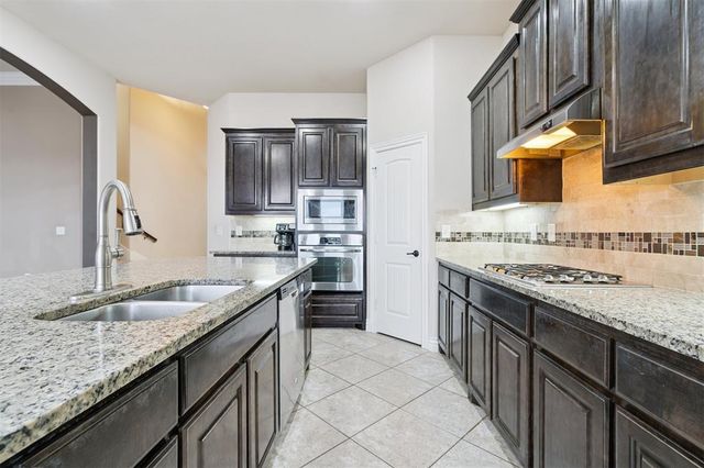 6013 NW 162nd Street, Edmond, OK 73013