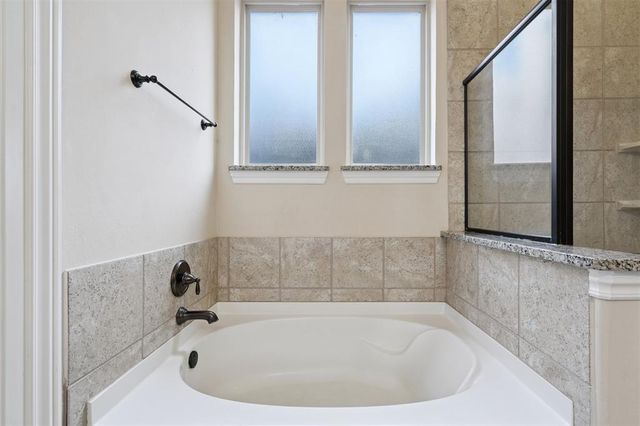 6013 NW 162nd Street, Edmond, OK 73013