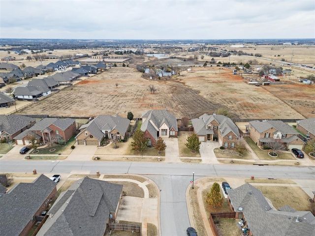 6013 NW 162nd Street, Edmond, OK 73013