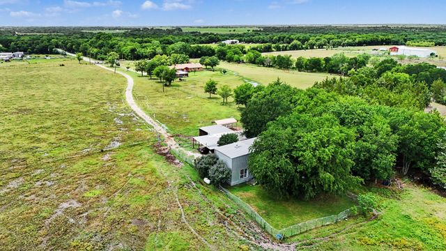 1712 Wilson Road, Waxahachie, TX 75165