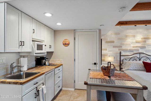 5251 E Mission Hill Drive 1&2, Tucson, AZ 85718