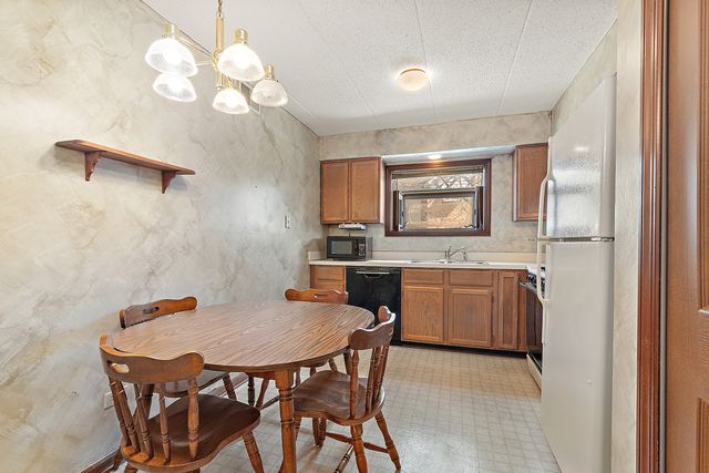 3024 Matthew Lane C-2, Homewood, IL 60430