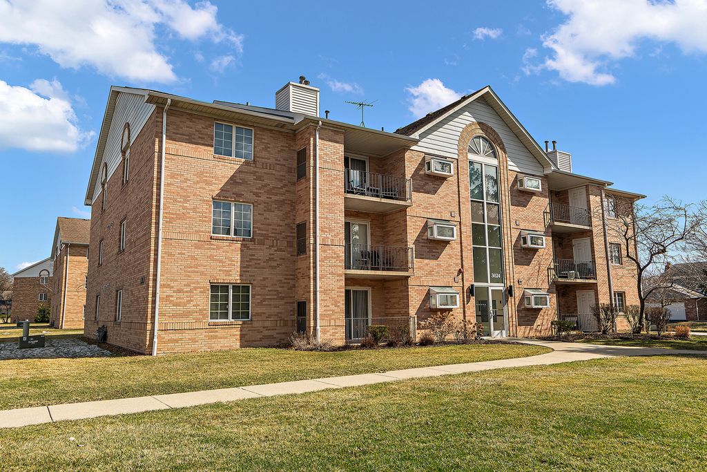 3024 Matthew Lane C-2, Homewood, IL 60430