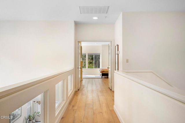 925 Calle La Primavera, Glendale, CA 91208