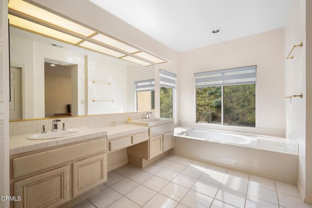 925 Calle La Primavera, Glendale, CA 91208