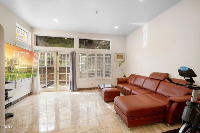 925 Calle La Primavera, Glendale, CA 91208