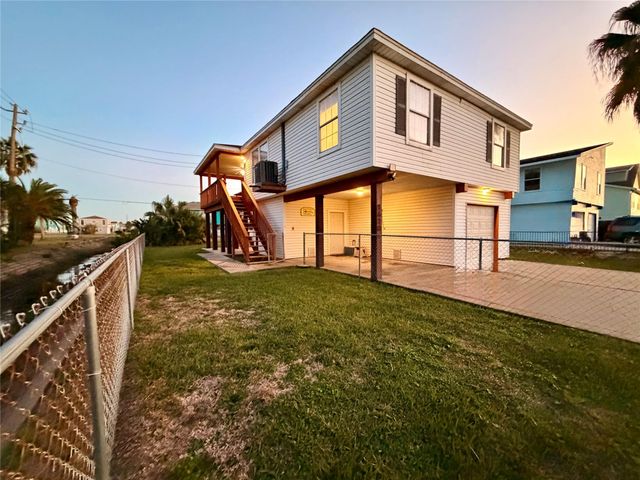 16701 Moby Dick Drive, Jamaica Beach, TX 77554