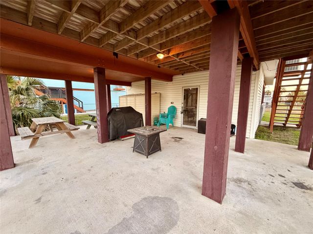 16701 Moby Dick Drive, Jamaica Beach, TX 77554