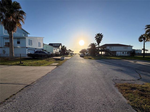 16701 Moby Dick Drive, Jamaica Beach, TX 77554