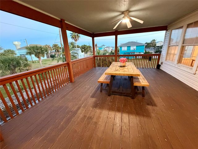 16701 Moby Dick Drive, Jamaica Beach, TX 77554