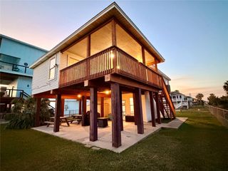16701 Moby Dick Drive, Jamaica Beach, TX 77554
