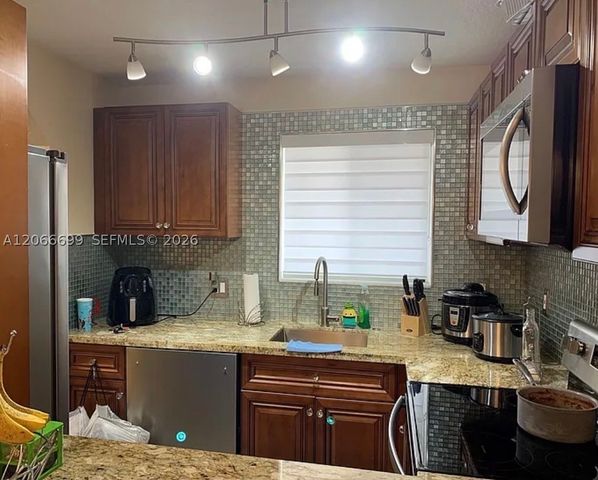 7011 W 29th Ave 109, Hialeah, FL 33018