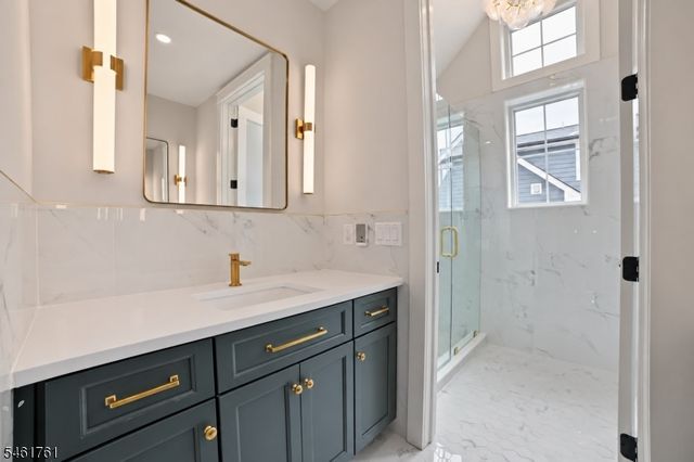 30 Peapack Rd, Far Hills Boro, NJ 07931