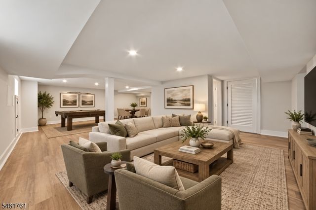 30 Peapack Rd, Far Hills Boro, NJ 07931