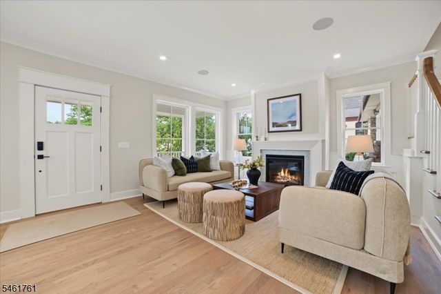 30 Peapack Rd, Far Hills Boro, NJ 07931